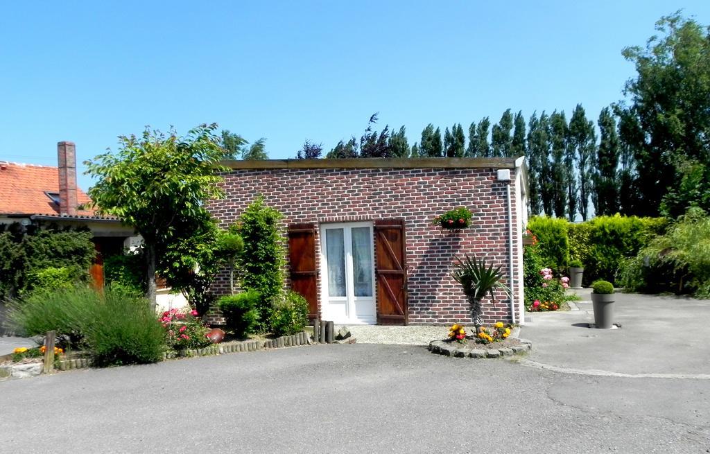 Les Charmilles Bed & Breakfast Hazebrouck Exterior foto